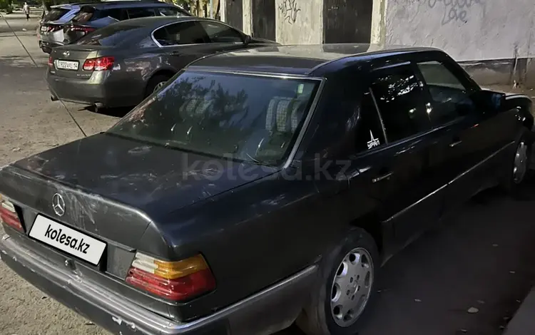 Mercedes-Benz E 230 1986 года за 840 000 тг. в Павлодар