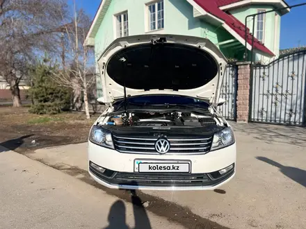 Volkswagen Passat 2011 года за 5 200 000 тг. в Алматы – фото 13