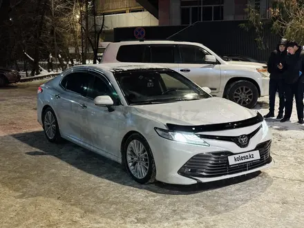 Toyota Camry 2019 года за 13 000 000 тг. в Алматы – фото 4