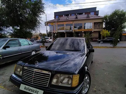 Mercedes-Benz E 220 1993 года за 2 500 000 тг. в Туркестан – фото 6