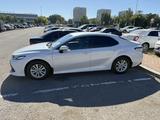 Toyota Camry 2019 года за 14 000 000 тг. в Караганда – фото 2