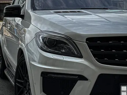 Mercedes-Benz ML 63 AMG 2013 года за 25 000 000 тг. в Актау