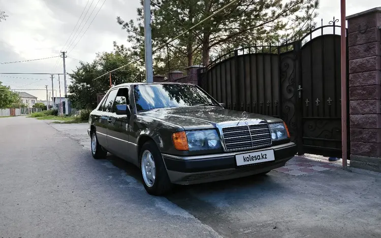 Mercedes-Benz E 230 1992 года за 2 300 000 тг. в Алматы
