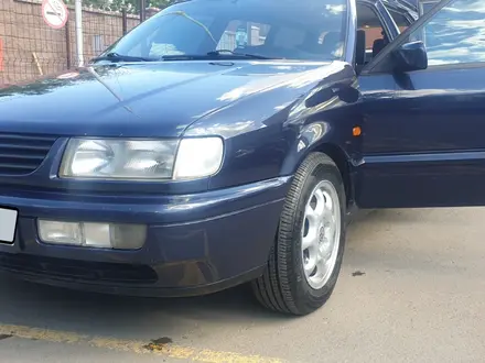 Volkswagen Passat 1994 года за 2 500 000 тг. в Астана – фото 6