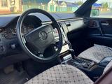 Mercedes-Benz E 320 1995 года за 3 700 000 тг. в Аральск – фото 3