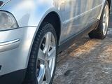 Volkswagen Passat 2003 годаfor3 100 000 тг. в Астана – фото 4