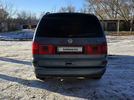 Volkswagen Sharan 2002 года за 3 100 000 тг. в Уральск – фото 3