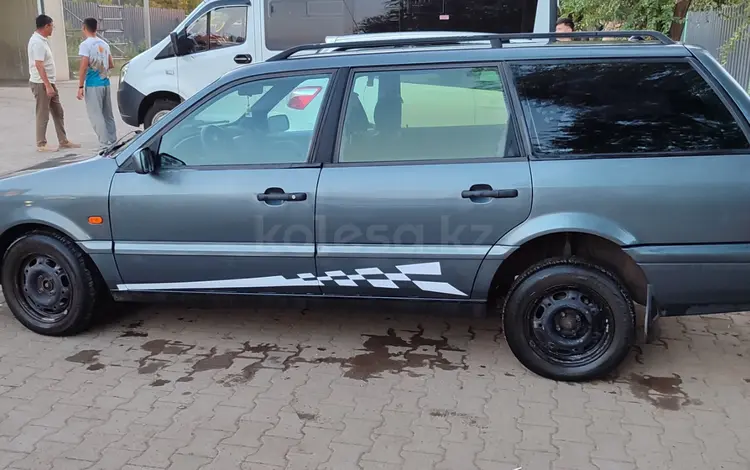 Volkswagen Passat 1995 года за 1 700 000 тг. в Уральск