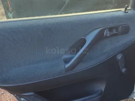 Volkswagen Passat 1995 года за 1 700 000 тг. в Уральск – фото 15