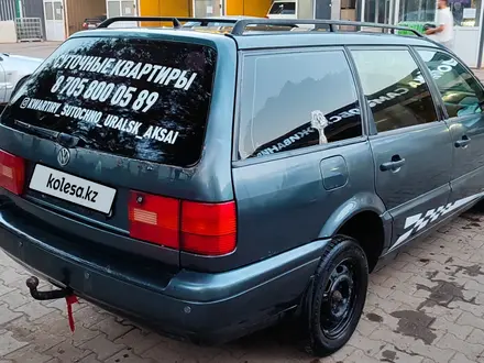 Volkswagen Passat 1995 года за 1 700 000 тг. в Уральск – фото 3