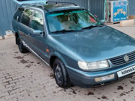 Volkswagen Passat 1995 года за 1 700 000 тг. в Уральск – фото 4