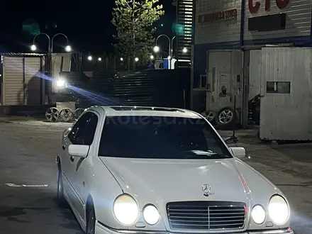 Mercedes-Benz E 320 1997 года за 3 900 000 тг. в Алматы