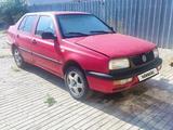 Volkswagen Vento 1993 года за 500 000 тг. в Атырау – фото 2