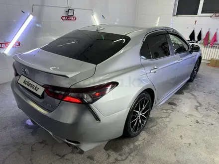 Toyota Camry 2022 года за 12 200 000 тг. в Алматы – фото 8