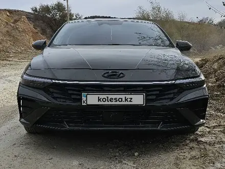 Hyundai Elantra 2023 года за 8 800 000 тг. в Алматы – фото 3