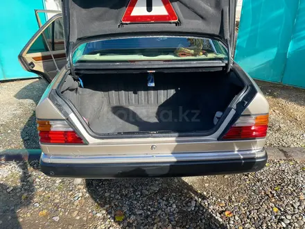 Mercedes-Benz E 230 1992 года за 2 000 000 тг. в Шымкент – фото 13