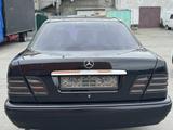 Mercedes-Benz E 200 1998 годаүшін2 500 000 тг. в Костанай – фото 4