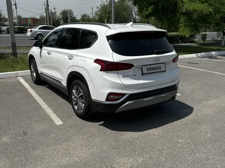 Hyundai Santa Fe 2019 года за 11 000 000 тг. в Шымкент