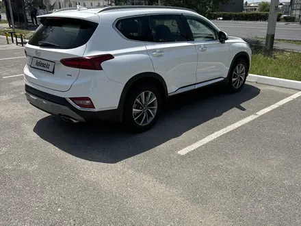 Hyundai Santa Fe 2019 года за 11 000 000 тг. в Шымкент – фото 3