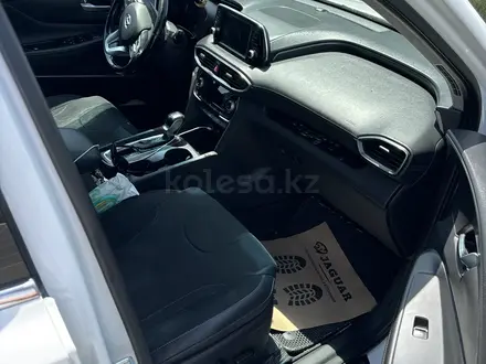 Hyundai Santa Fe 2019 года за 11 000 000 тг. в Шымкент – фото 6