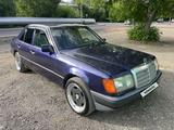 Mercedes-Benz E 200 1991 годаүшін1 200 000 тг. в Караганда