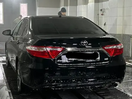 Toyota Camry 2016 года за 10 000 000 тг. в Атырау – фото 4