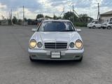 Mercedes-Benz E 230 1998 года за 2 600 000 тг. в Экибастуз – фото 2