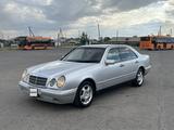 Mercedes-Benz E 230 1998 года за 2 600 000 тг. в Экибастуз