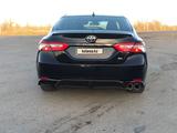 Toyota Camry 2019 года за 8 500 000 тг. в Уральск – фото 5