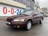Toyota Camry 1998 года за 4 000 000 тг. в Алматы – фото 2