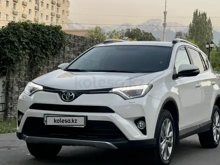 Toyota RAV4 2018 года за 14 000 000 тг. в Алматы – фото 16