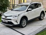 Toyota RAV4 2018 годаүшін14 000 000 тг. в Алматы – фото 4