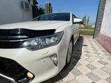 Toyota Camry 2017 года за 12 300 000 тг. в Тараз – фото 2