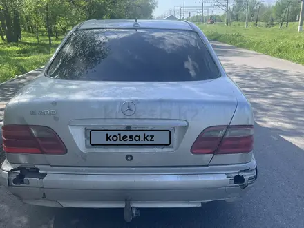 Mercedes-Benz E 200 2001 года за 950 000 тг. в Шымкент – фото 5