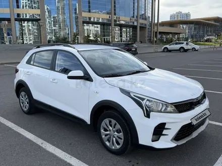 Kia Rio X-Line 2022 года за 7 030 000 тг. в Астана
