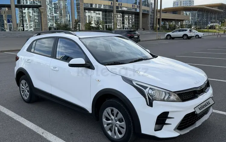 Kia Rio X-Line 2022 года за 7 030 000 тг. в Астана