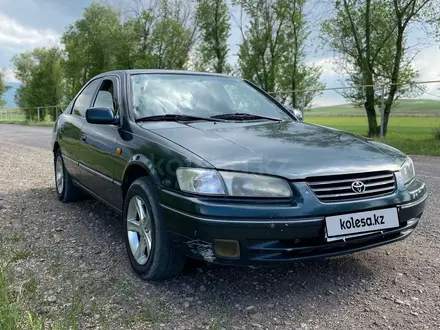 Toyota Camry 1997 года за 3 500 000 тг. в Алматы – фото 7