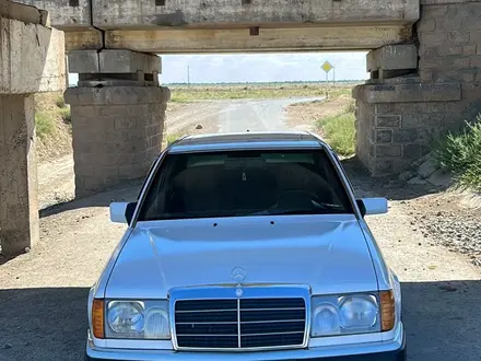 Mercedes-Benz E 230 1991 года за 2 000 000 тг. в Туркестан