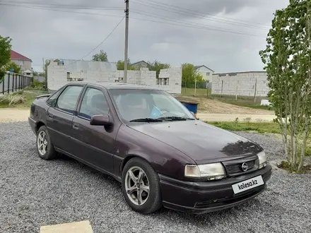 Opel Vectra 1995 года за 750 000 тг. в Актобе – фото 2