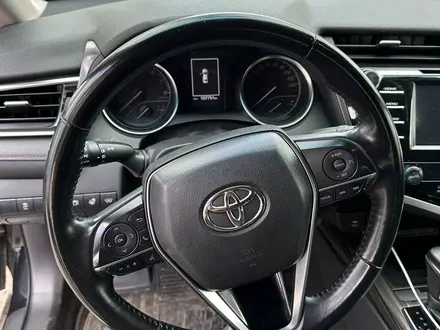 Toyota Camry 2018 года за 13 700 000 тг. в Астана – фото 9