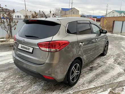 Kia Carens 2015 года за 7 500 000 тг. в Атырау – фото 3