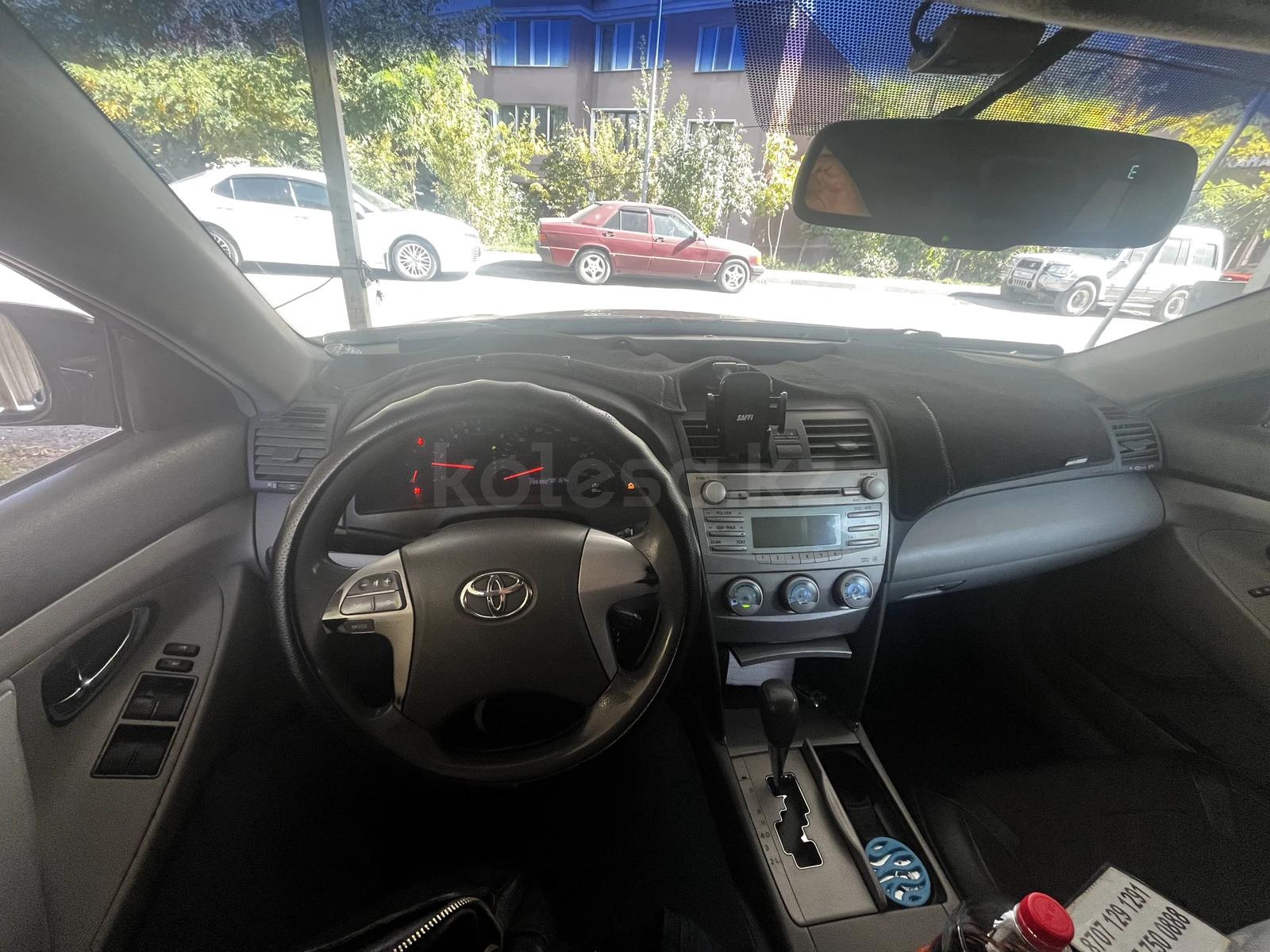 Toyota Camry 2008 г.