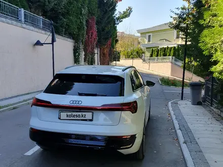 Audi Q8 e-tron 2023 года за 65 000 000 тг. в Алматы – фото 4