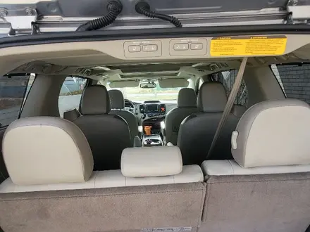 Toyota Sienna 2013 года за 8 800 000 тг. в Атырау – фото 16