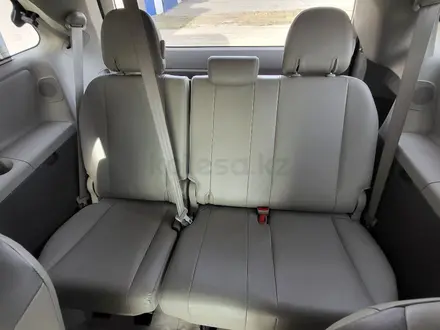 Toyota Sienna 2013 года за 8 800 000 тг. в Атырау – фото 21