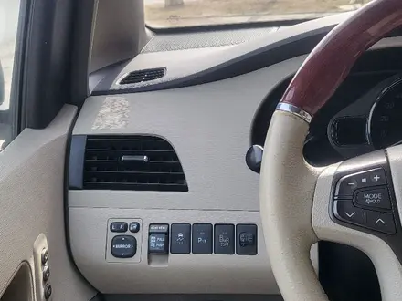 Toyota Sienna 2013 года за 8 800 000 тг. в Атырау – фото 22