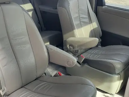 Toyota Sienna 2013 года за 8 800 000 тг. в Атырау – фото 44