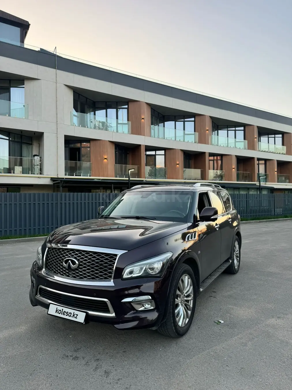 Infiniti QX80, 2015
