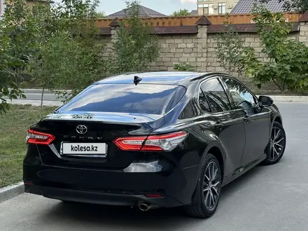 Toyota Camry 2021 года за 15 000 000 тг. в Атырау – фото 4