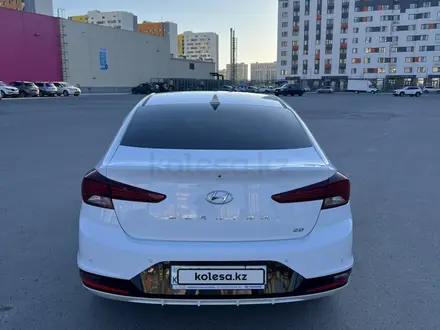 Hyundai Elantra 2020 года за 8 500 000 тг. в Астана – фото 4